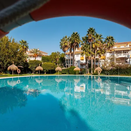 Ground Floor With Terrace And Pool In Puerto Banus, Apartment *